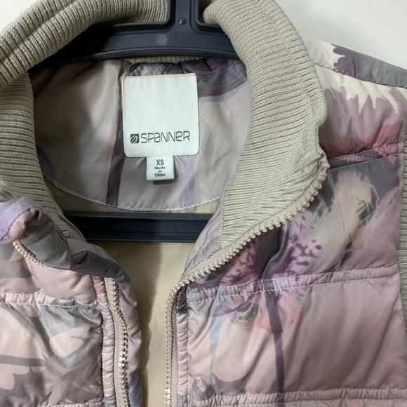 SPANNER Floral Puffer Vest in Purple and Gray - Picture 2 of 3